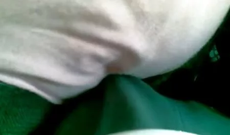 Големи гърди Брук Уайлд получава горещ L. смачка гледане на безплатно порно