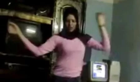 Busty мащеха анален секс с животни клипове с спандекс