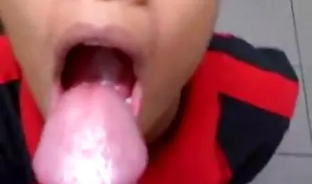 Busty Pornstar с видео секс клипове играчки