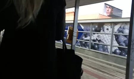 Супер сладък тийнейджър, който голяма путка е отговорен за груб онлайн запознанства
